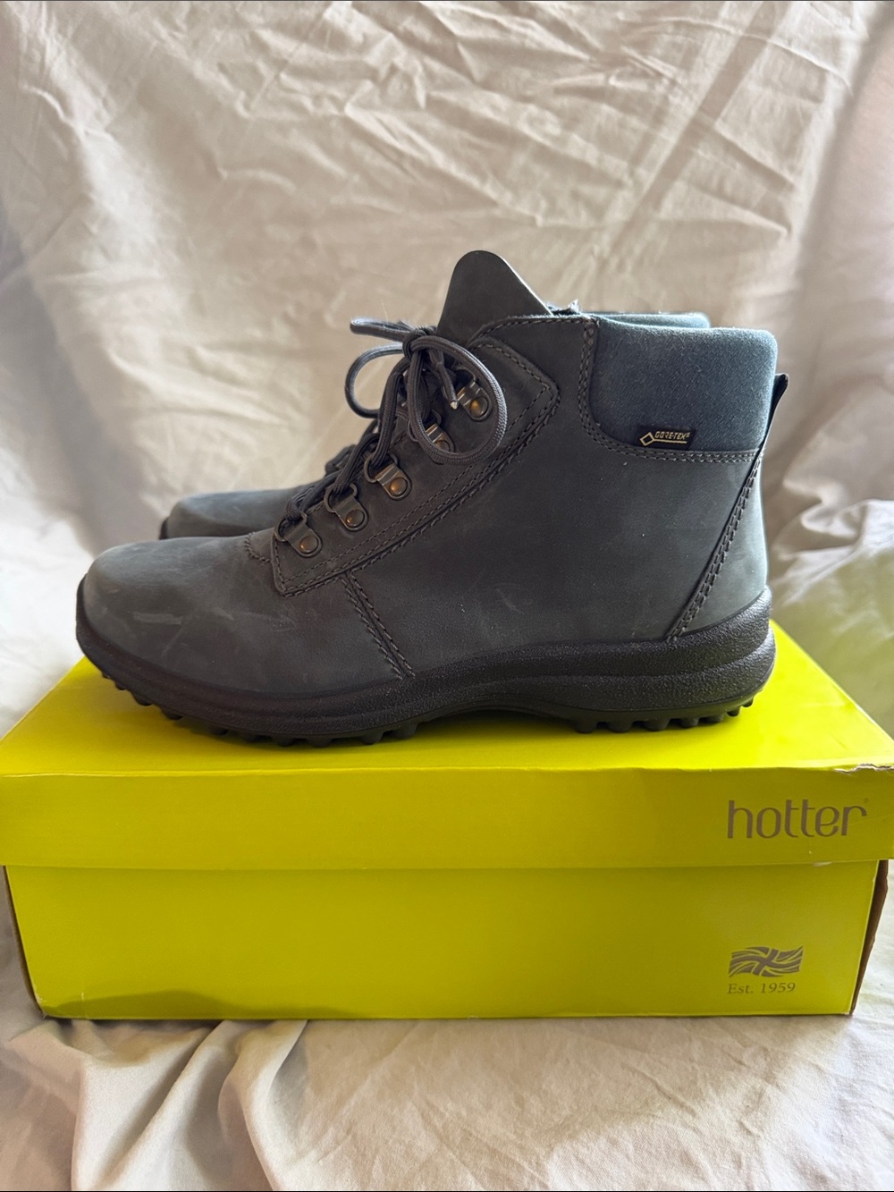hotter Women’s Rutland GTX Blue River Waxed Nubuck - Size 7.5 M